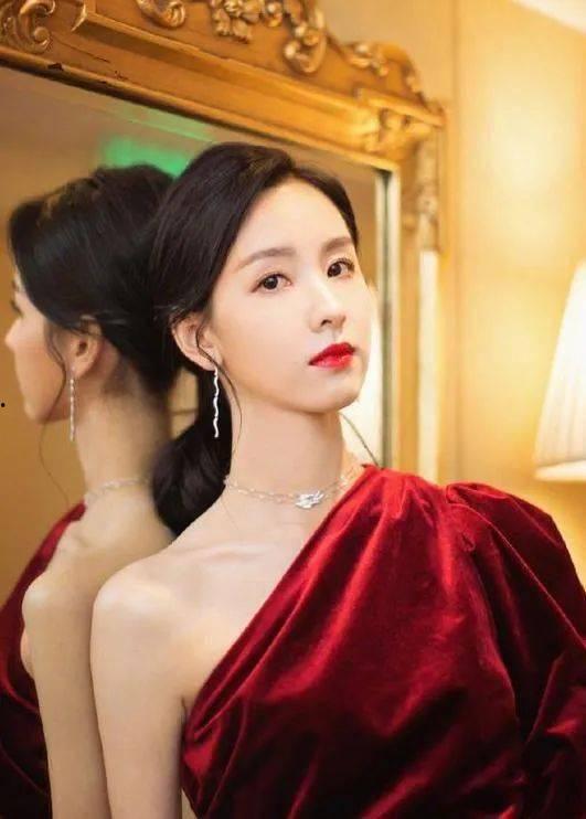 娱乐圈女星吃瓜日常,揭秘明星圈层里的八卦风云  第3张